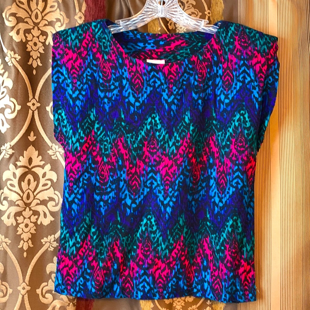 Top - Ladies Size 5 - colorful - no sleeves